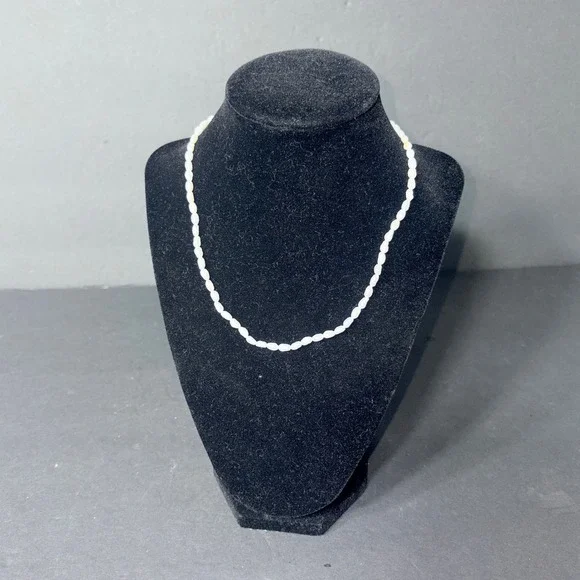 Elegant Freshwater Pearl Baroque Necklace Gold Tone Clasp Delicate Strand 17" - Picture 3 of 11